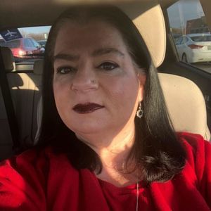 Meet your Posher, Moni